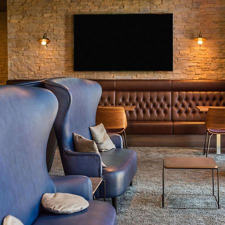 Hilton Garden Inn Stuttgart Neckarpark Экстерьер фото