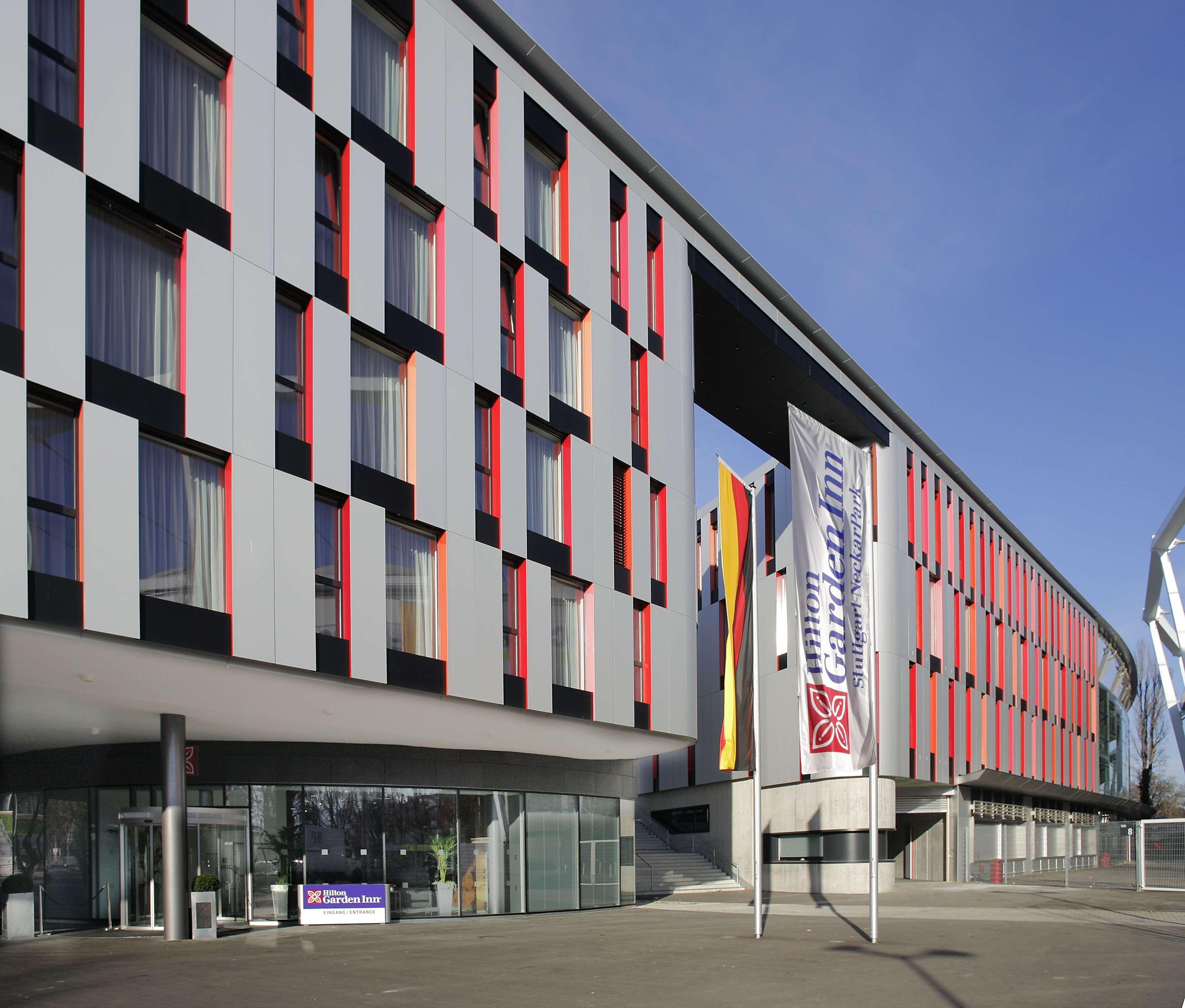 Hilton Garden Inn Stuttgart Neckarpark Экстерьер фото