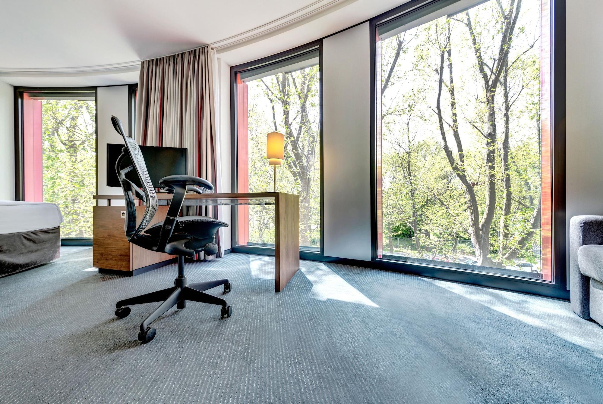 Hilton Garden Inn Stuttgart Neckarpark Экстерьер фото