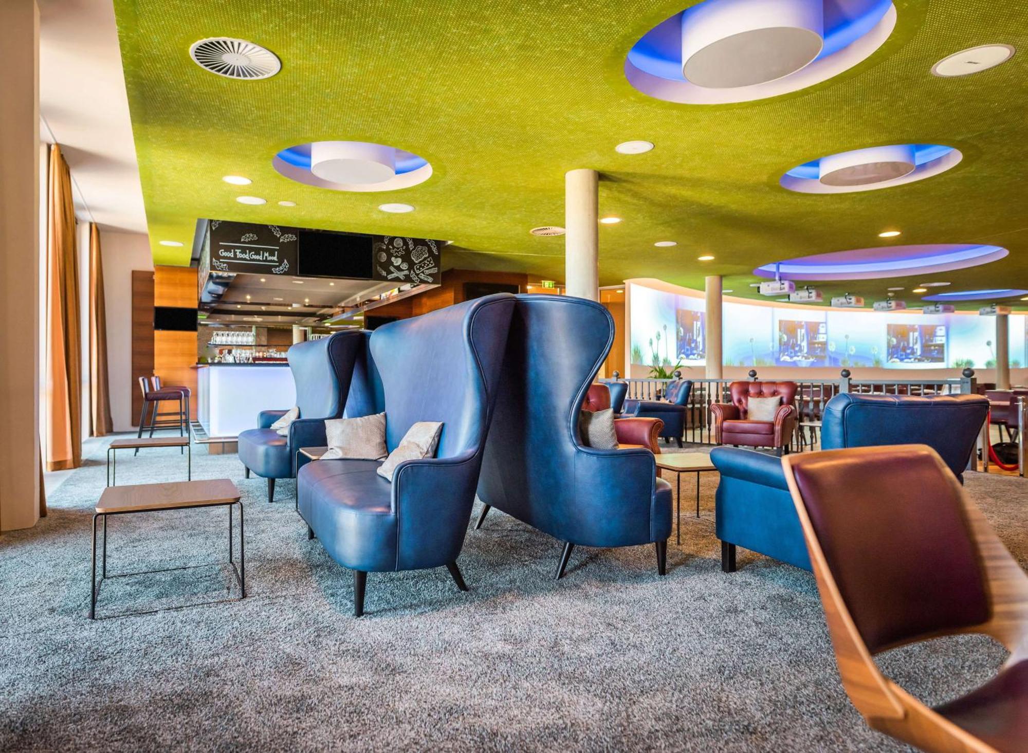 Hilton Garden Inn Stuttgart Neckarpark Экстерьер фото