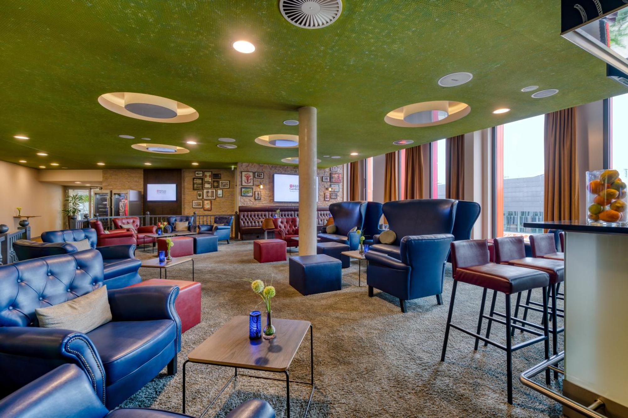 Hilton Garden Inn Stuttgart Neckarpark Экстерьер фото