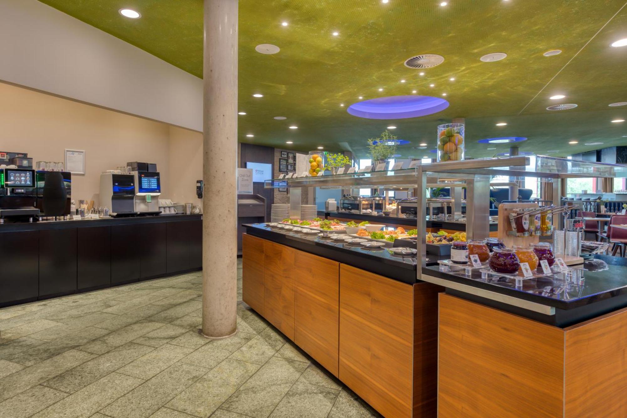 Hilton Garden Inn Stuttgart Neckarpark Экстерьер фото