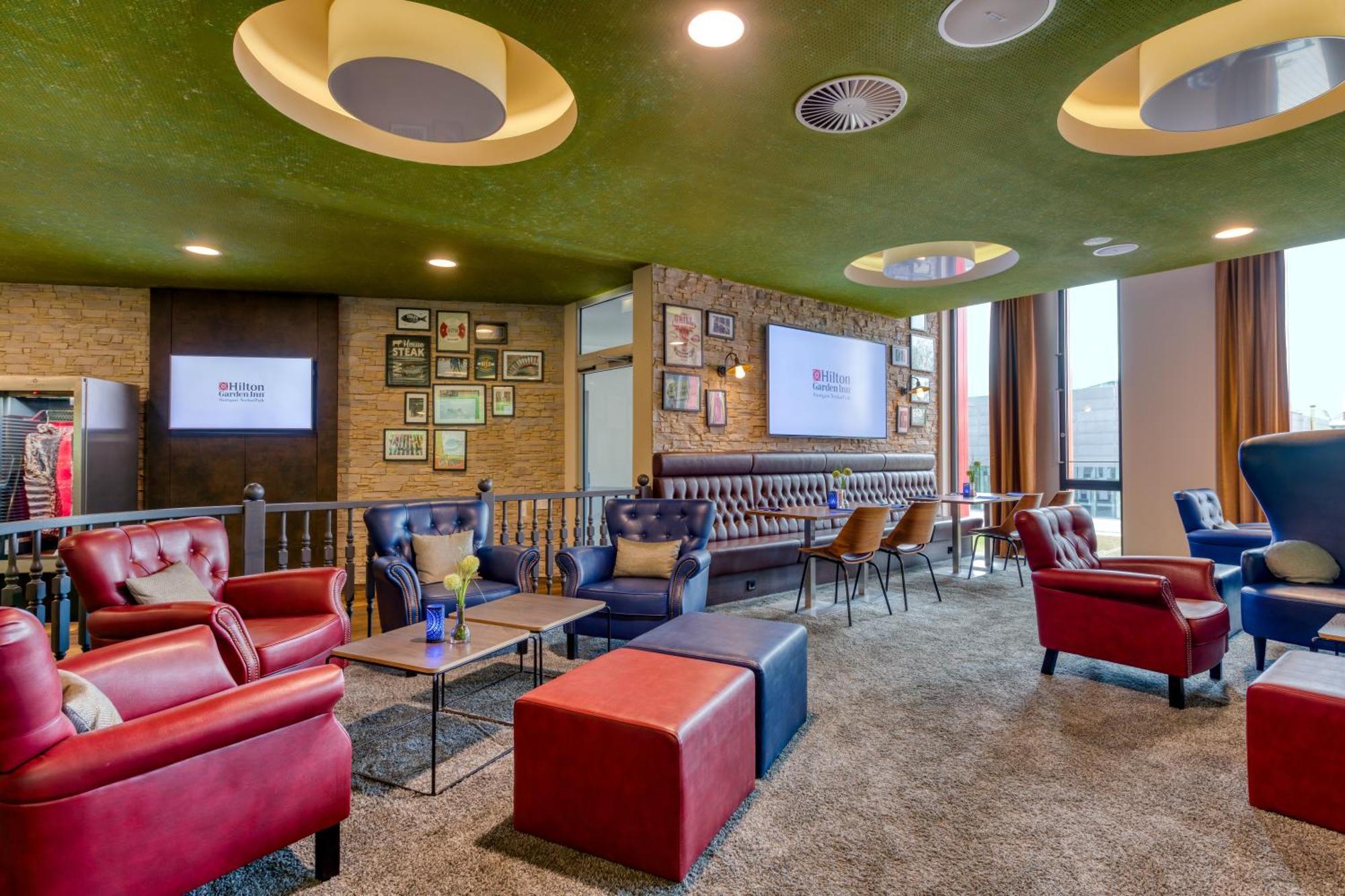 Hilton Garden Inn Stuttgart Neckarpark Экстерьер фото