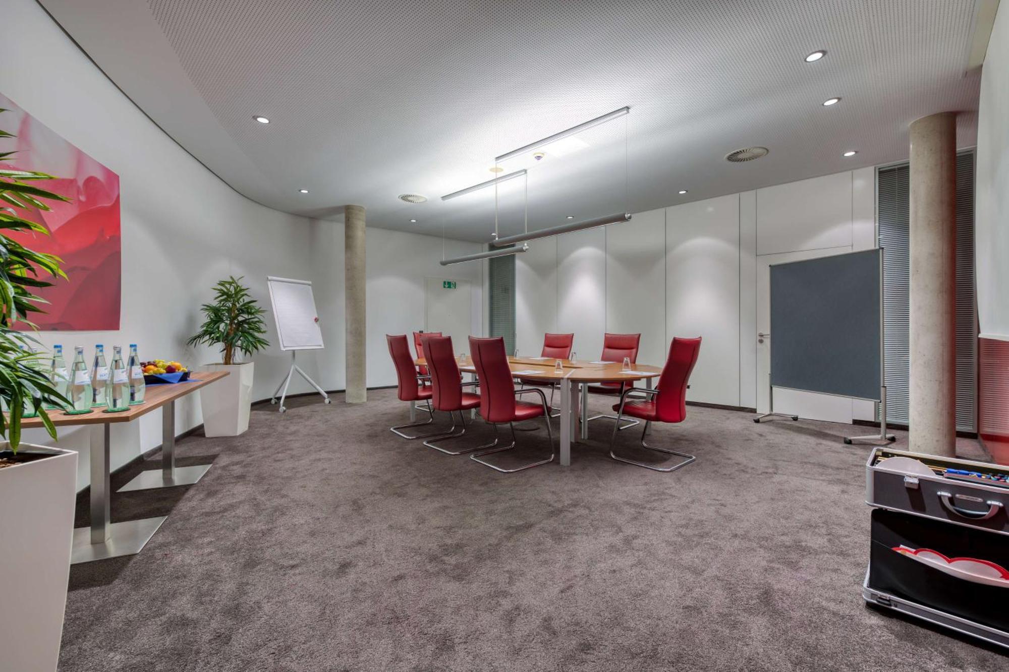Hilton Garden Inn Stuttgart Neckarpark Экстерьер фото